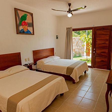 Hotel Casa Victoria Zihuatanejo Exterior foto